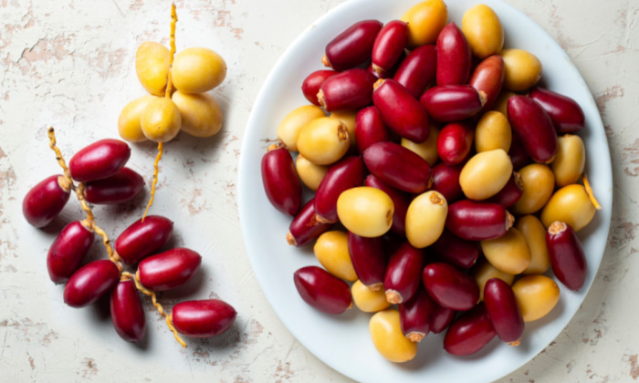 อินทผาลัมสด ประโยชน์ และข้อควรระวังในการบริโภค