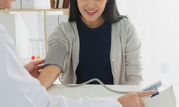 อาการน้ำตาลสูง ในผู้ป่วยเบาหวาน เป็นอย่างไร รักษาและดูแลตัวเองอย่างไร