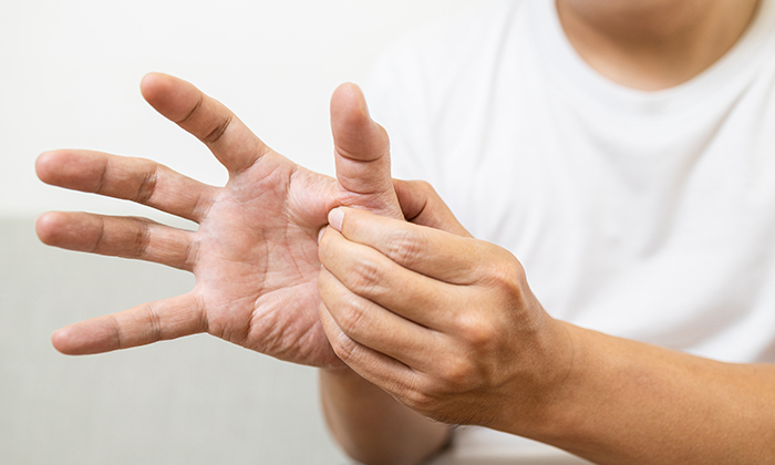 อาการชาปลายนิ้ว เบาหวาน เกิดจากอะไร และมีวิธีการรักษาอย่างไร