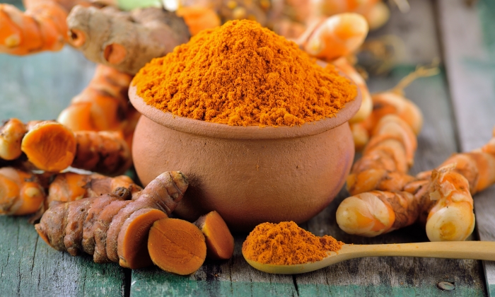 ขมิ้นชัน ประโยชน์ และข้อควรระวังในการบริโภค