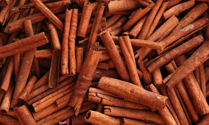 อบเชย ประโยชน์ และข้อควรระวังในการบริโภค