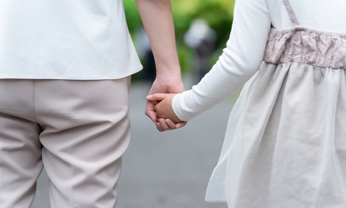 แม่เลี้ยงเดี่ยว วิธีรับมือเมื่อต้องเลี้ยงลูกตามลำพัง