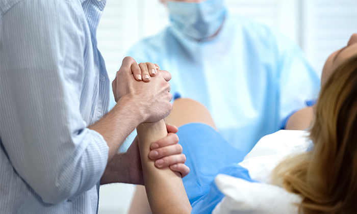 การ คลอด ธรรมชาติ มีข้อดีและข้อเสียอย่างไร