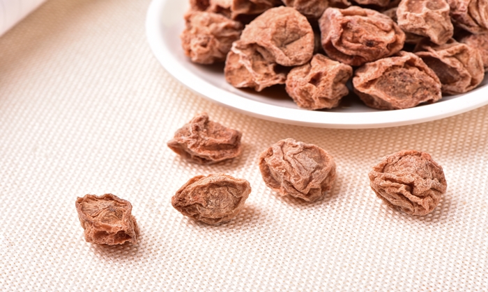 บ๊วย ประโยชน์ต่อสุขภาพ และข้อควรระวังในการบริโภค