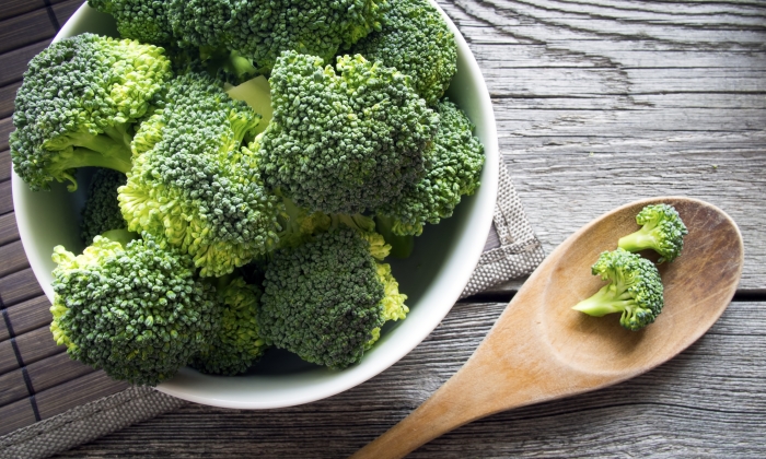บร็อคโคลี่ ประโยชน์ และข้อควรระวังในการบริโภค