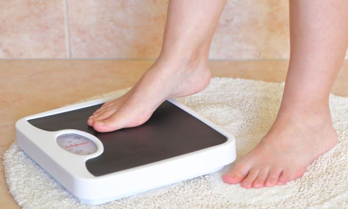 น้ำหนักมาตรฐาน ผู้หญิง อยู่ที่เท่าไหร่ มีวิธีป้องกันน้ำหนักเกินอย่างไรบ้าง