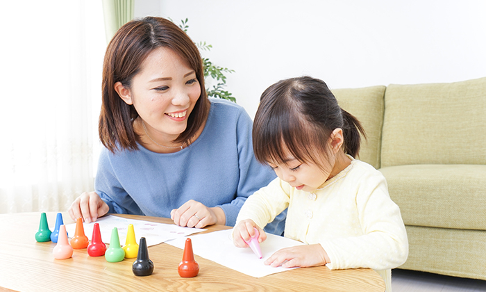 พี่เลี้ยงเด็ก มีข้อดี ข้อเสีย อย่างไร และวิธีเลือกพี่เลี้ยงเด็กให้เหมาะสม