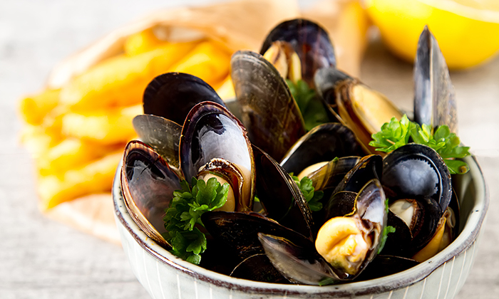 หอยแมลงภู่ ประโยชน์และข้อควรระวังในการบริโภค