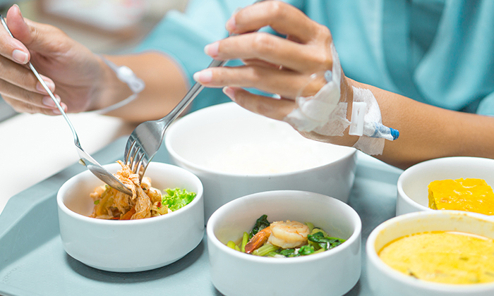 เมนูอาหารหลังผ่าตัดมดลูก มีอะไรบ้าง ที่ควรกินเพื่อฟื้นฟูร่างกาย