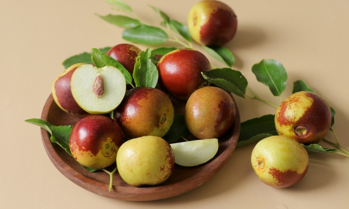 พุทรา ประโยชน์ และข้อควรระวังในการบริโภค