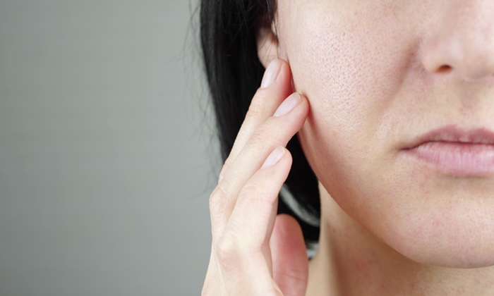 หน้าลอกเป็นขุย สาเหตุ วิธีรักษาและการดูแลตัวเอง