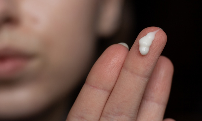 ยาละลายสิวอุดตัน มีส่วนผสมอะไรบ้าง ช่วยรักษาสิวได้อย่างไร