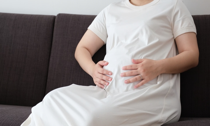 มูกเลือดก่อนคลอด คืออะไร อาการใกล้คลอดที่ควรรู้