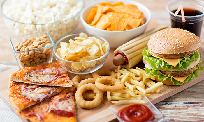 อาหารที่ไม่มีประโยชน์ ส่งผลต่อสุขภาพอย่างไร