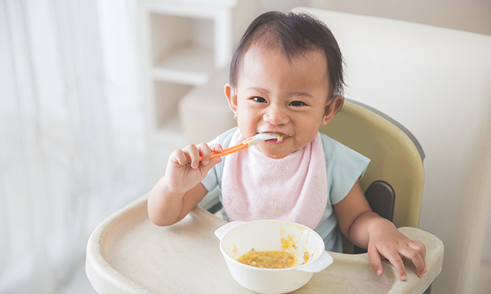 เก้าอี้กินข้าวเด็ก ประโยชน์และข้อควรระวังในการใช้งาน