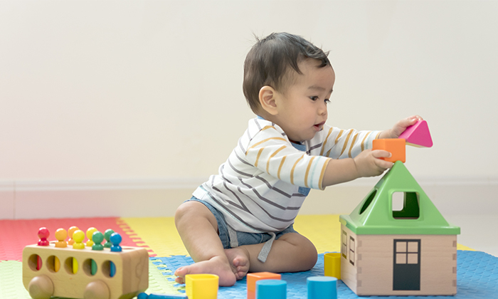 เด็ก 8 เดือน มีพัฒนาการและการเปลี่ยนแปลงอะไรบ้าง