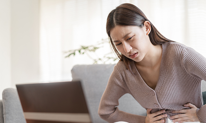 ปวดท้องบิด เกิดจากอะไร และวิธีดูแลตัวเอง