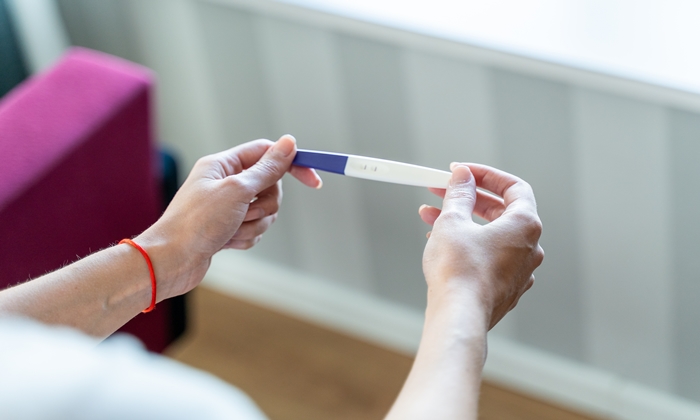 ตรวจครรภ์ 2 ขีดจางมากๆ จำเป็นต้องตรวจซ้ำหรือไม่