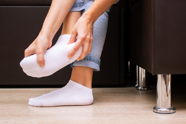 เท้าเป็นรู อันตรายหรือไม่ รักษาได้อย่างไร