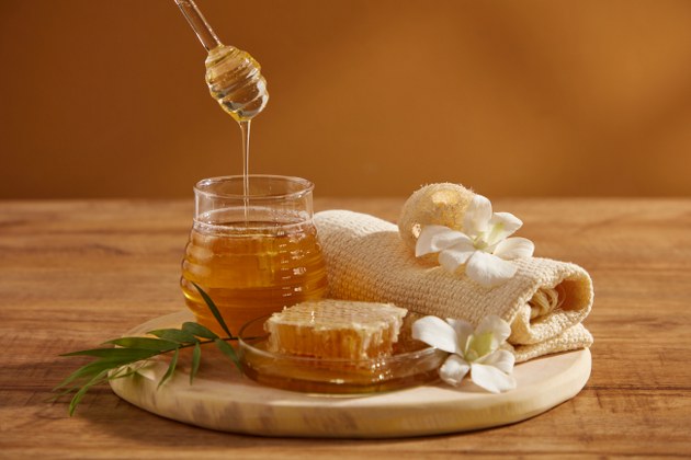 น้ำผึ้ง ประโยชน์ และข้อควรระวังในการบริโภค