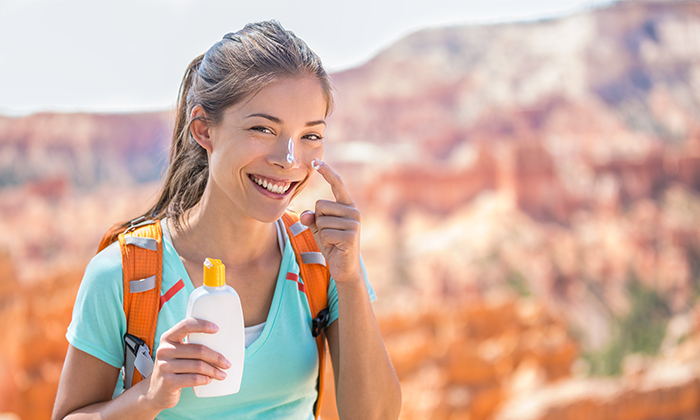 ครีมกันแดดทาหน้า ประโยชน์และปริมาณที่ควรใช้