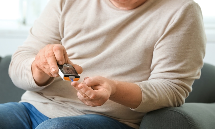 น้ำตาลตก หรือน้ำตาลในเลือดต่ำ เกิดจากอะไร สังเกตยังไง