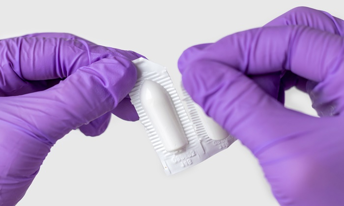 ยาสอดแก้ตกขาว มีอะไรบ้าง และวิธีสังเกตสีของตกขาวที่ผิดปกติ